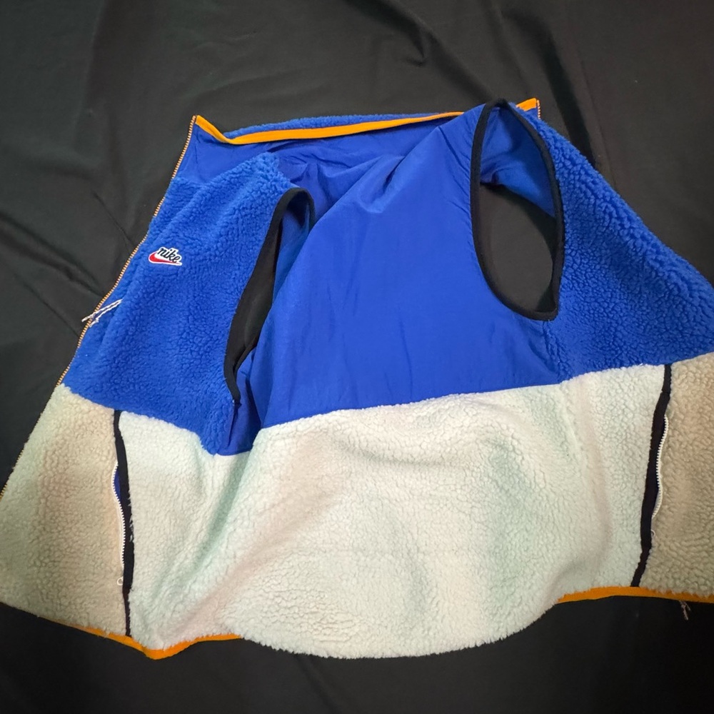 Nike Blue and Cream Fleece Vest - Picture 9 of 12